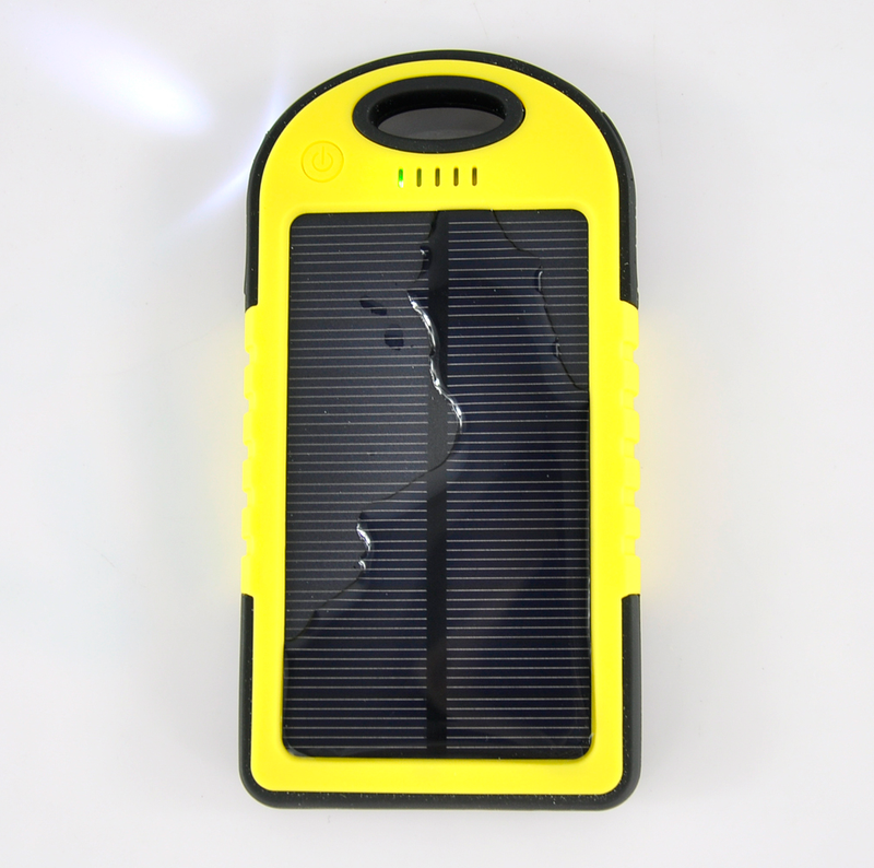 Illustration for article titled Charge your phones Anywhere Anytime.......move your Pocket life Now.Just have this--Portable solar charger power bank!!